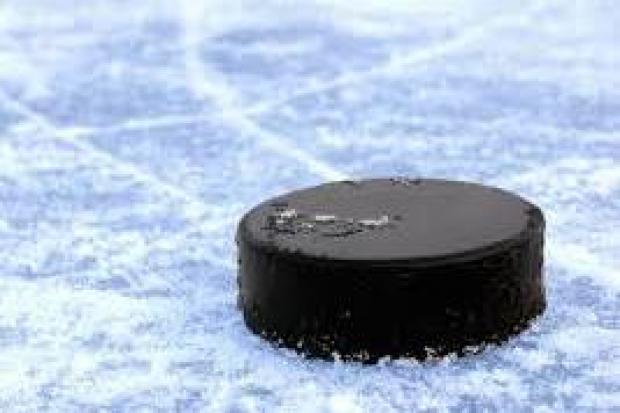 Slough Jets extended their winning streak in the National Ice Hockey League South One to four matches after victories against Oxford City Stars and Cardiff Fire last weekend.