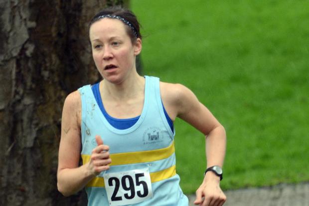 Charlotte Firth led the WSEH senior ladies team in 21 minutes and 23 seconds in the first match of the Chilterns Cross Country series in Oxford.