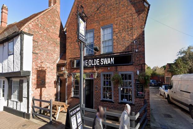 Ye Olde Swan pub in Burnham High Street. Photo by Google.
