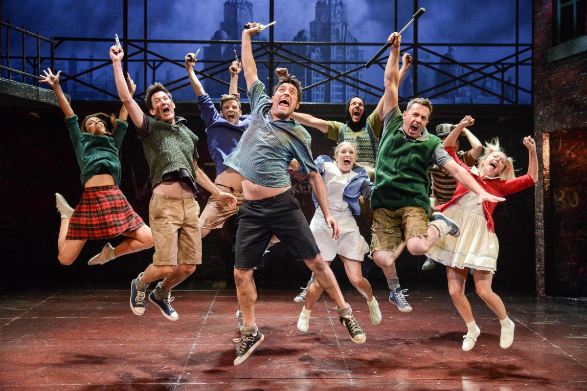 REVIEW: Blood Brothers at Theatre Royal Windsor