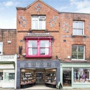 Jewellers and upstairs flat hit the market for £800,000